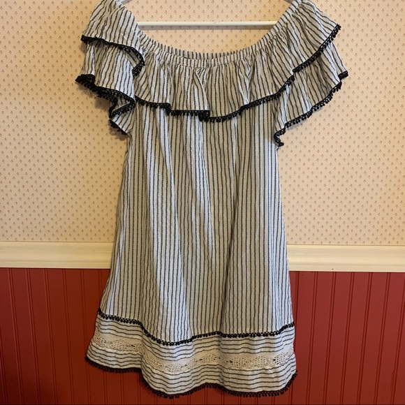 Zara Dresses & Skirts - Zara Women’s Grey Thin Pin Stripped Boho Dress